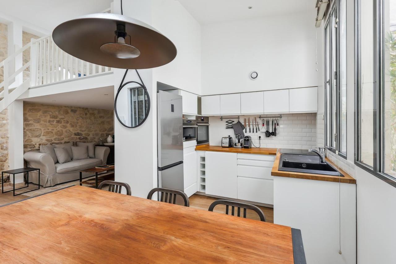 Luxury Living: Contemporain By Weekome Apartment Paris